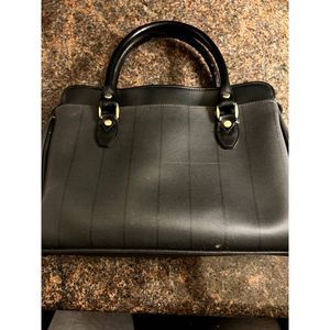 Older Vintage Black and Gray Liz Claiborne Handbag